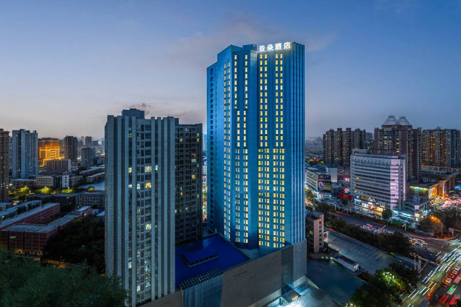 庫爾勒人民廣場天鵝湖景區亞朵酒店