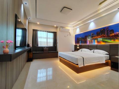 临沭7号酒店(红石湖公园店)