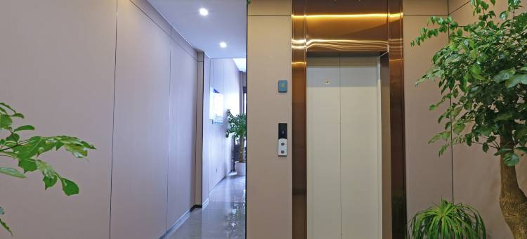 云境·智能酒店(锦海建材城省耕文化公园店)图片
