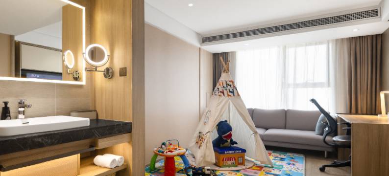 沈阳奥体营盘街地铁站亚朵酒店图片