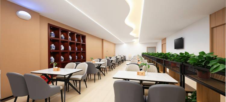 新一百酒店(丹东火车站鸭绿江断桥店)图片