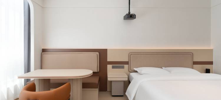 假日澜庭·LUXE智能影音设计师民宿(威海火炬八街国际海水浴场店)图片