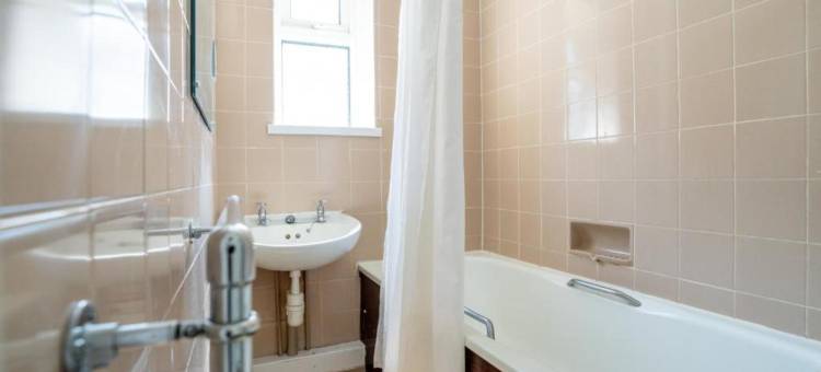 诺维奇市中心OYO酒店(Norwich Central Hotel- Near Norwich Train Station & Carrow Road Stadium)图片