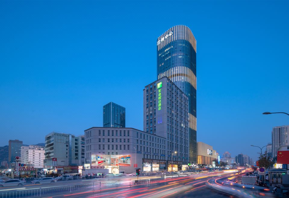 兰州建兰智选假日酒店外景图