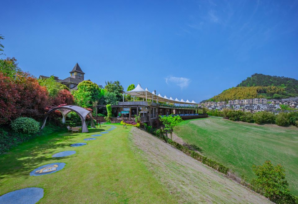  Hotel Overview