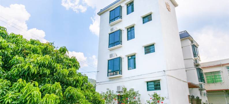 广州悦和园花园泳池伴溪温泉度假民宿(石门森林公园店)图片