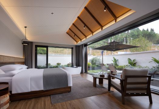 Guidong 13 Homestay Hotel Overview