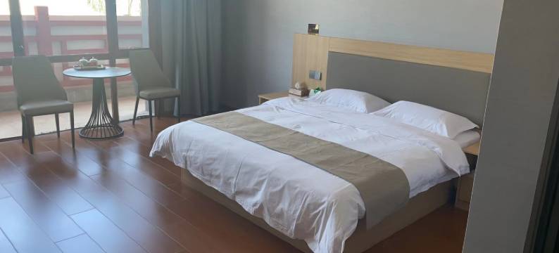 和政城投松鸣酒店图片