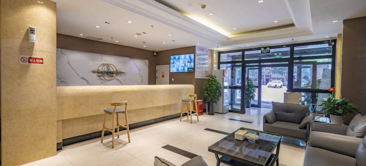 美宜酒店(乌鲁木齐红山公园新兴街地铁站店)图片