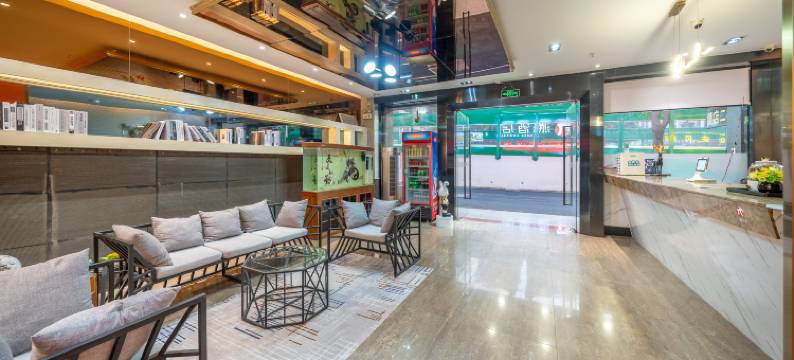 派酒店(南宁江南石柱岭地铁站店)图片