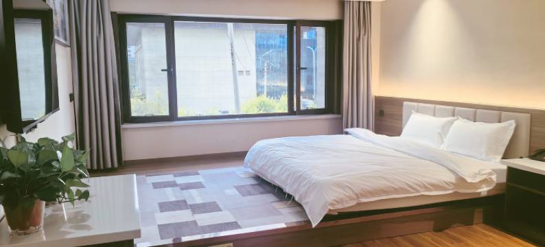 华悦酒店(包头国际会展中心天福广场店)图片