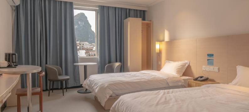 卓远旅居(阳朔戏楼店)图片