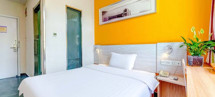 7天酒店(唐山爱琴海华北理工大学附属医院店)图片