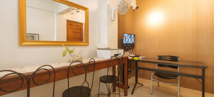 RedDoorz @ Delorian Residences图片