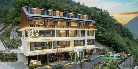 南山溪舍民宿(神農架大九湖國家濕地公園店)