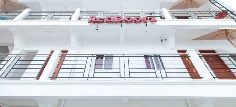 RedDoorz near Mercado del Lago图片