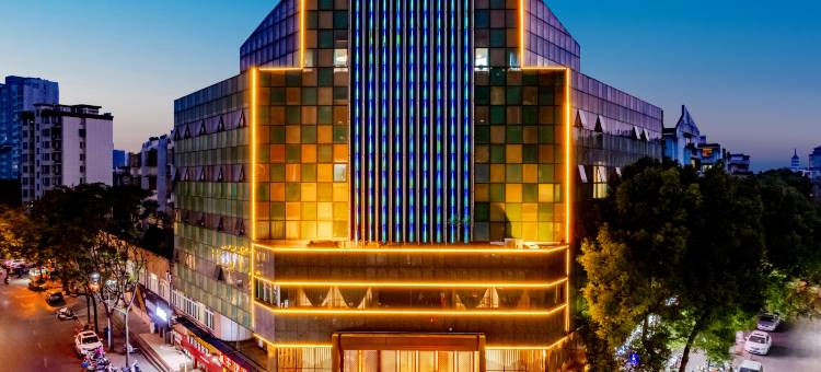 名家酒店(菱湖公园开放大学店)图片