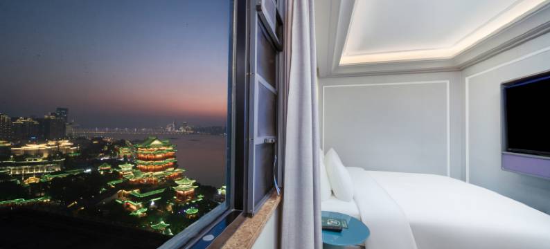 南昌滕王阁美居江景酒店图片