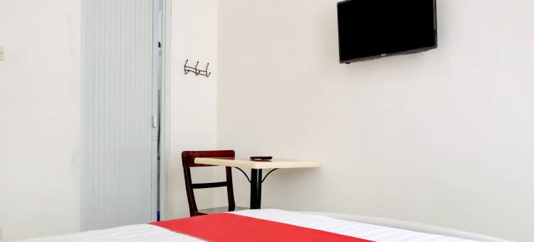 Hotel O Golden White House Near Mall Panakkukang图片