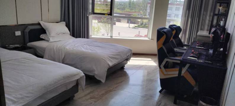 山阴双子座电竞酒店图片