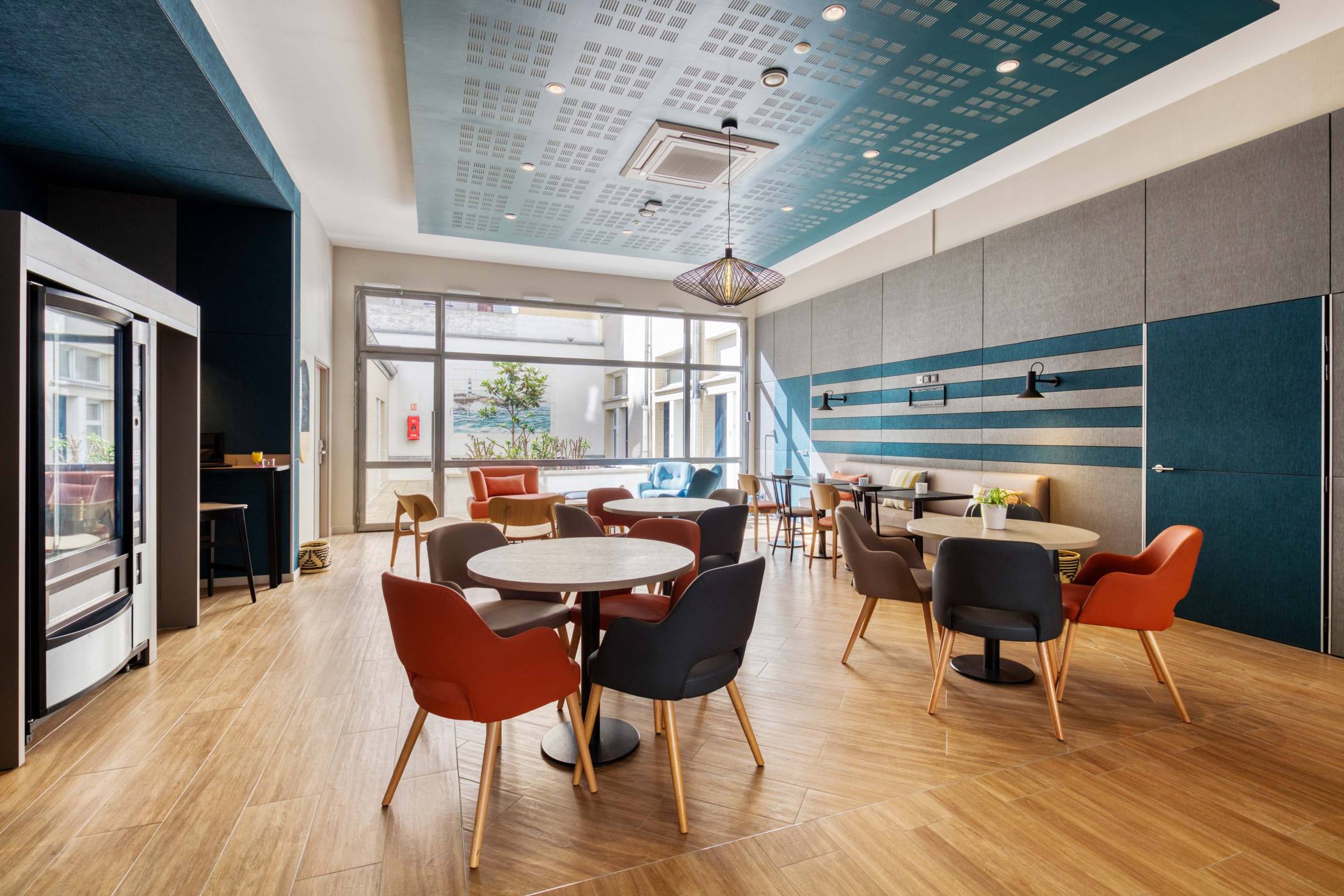 Appart'City Confort Paris Clichy - Mairie Over view