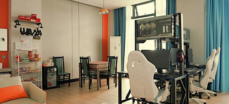 柏佳星翰电竞酒店(喷水池地铁站店)图片