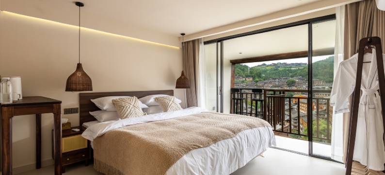 山里有喵观景民宿(西江千户苗寨店)图片