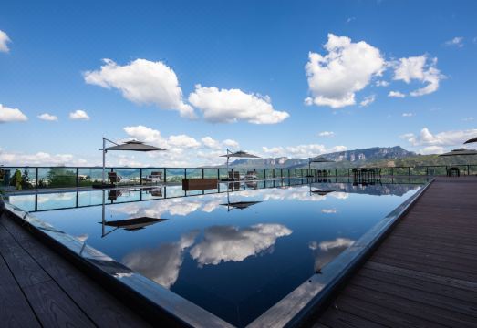 LANDISON RETREAT JUNMAN XIANJV Hotel Overview