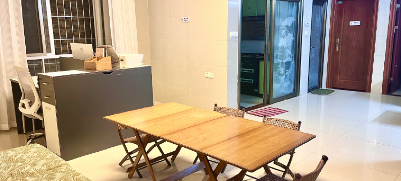 湛江有家青旅(银地上悦广场店)图片