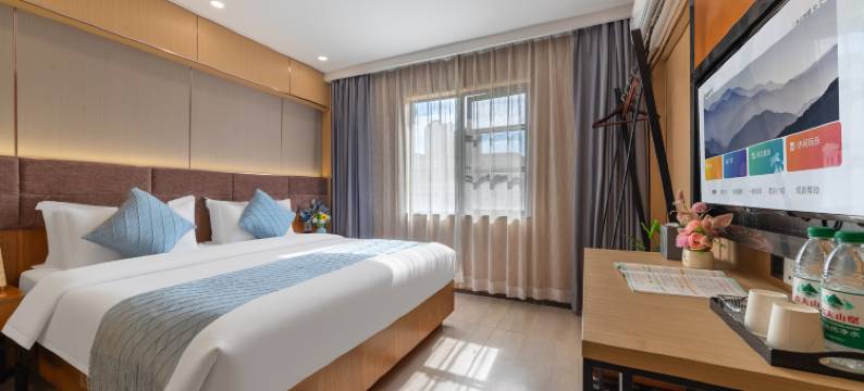 吉艺城品酒店(惠东南湖公园店)图片