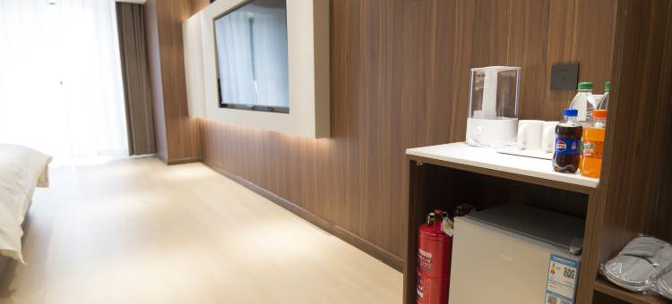亚美公寓酒店(绿地腾飞大厦店)图片