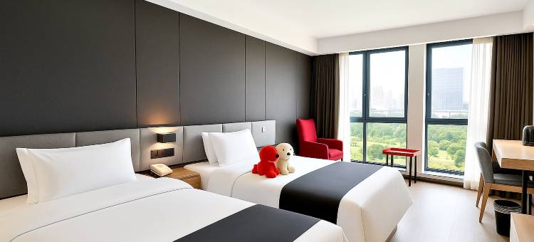 92·漫步云景NATOWalkingInTheClouds酒店(金寨大别山金粤大厦店)图片