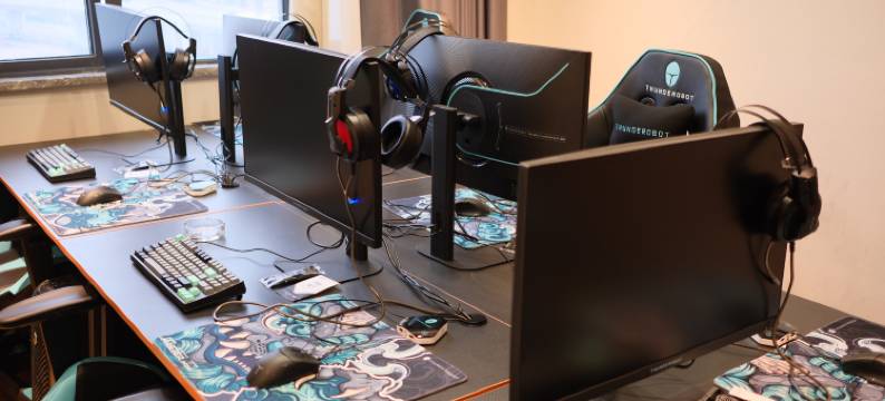 雷神电竞酒店(武汉汉口北轻轨站店)图片