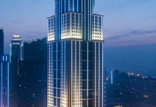 武汉江汉路步行街智选假日酒店外景图