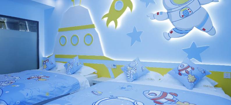 徕加亲子酒店(景洪告庄星光夜市店)图片