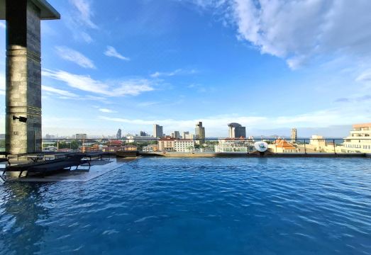 Brighton Grand Hotel Pattaya Hotel Overview