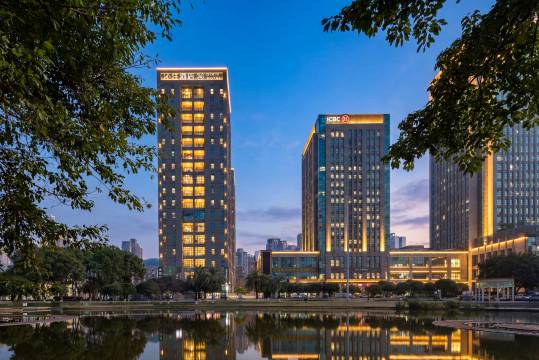 沁住酒店(重庆江北国际机场华辰财富广场店)