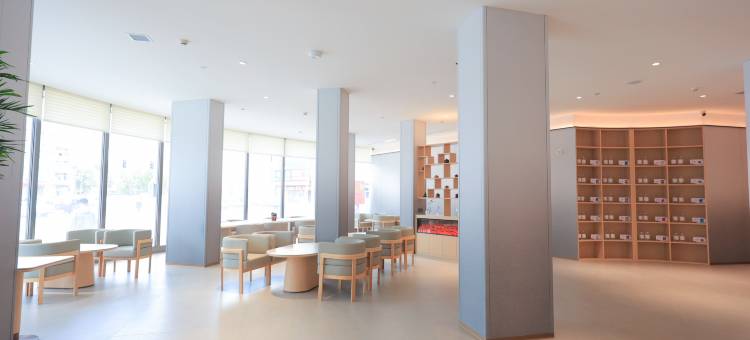 鸿都商务宾馆(大庆东站大商龙凤商场店)图片