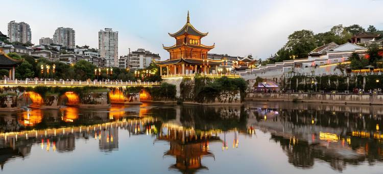 一池·丘时汤池酒店(贵阳花果园双子塔海豚广场店)图片