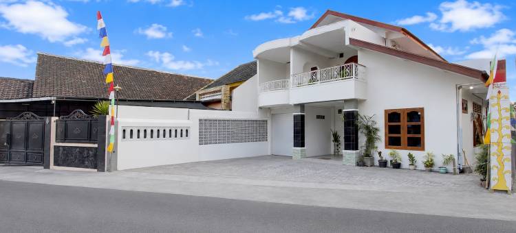 OYO 95374 Omah Ngentak家庭旅馆(OYO 95374 Omah Ngentak Family Guest House)图片