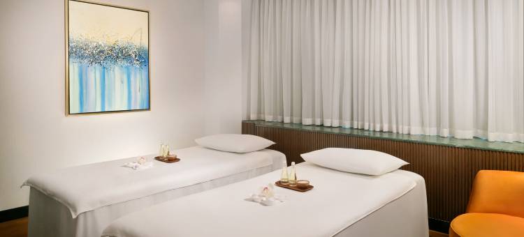 迪拜阿尔布斯坦瑞享酒店(Mövenpick Grand Al Bustan Dubai)图片