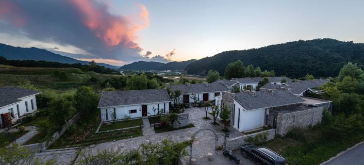 鳌山石头小筑图片