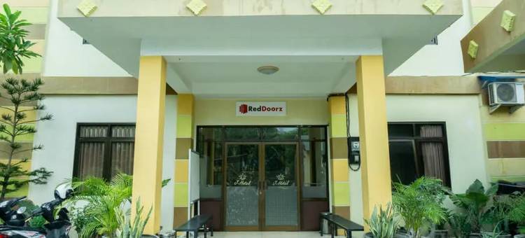 红多兹酒店@恩德加托特苏布罗托(RedDoorz @ Gatot Subroto Ende)图片