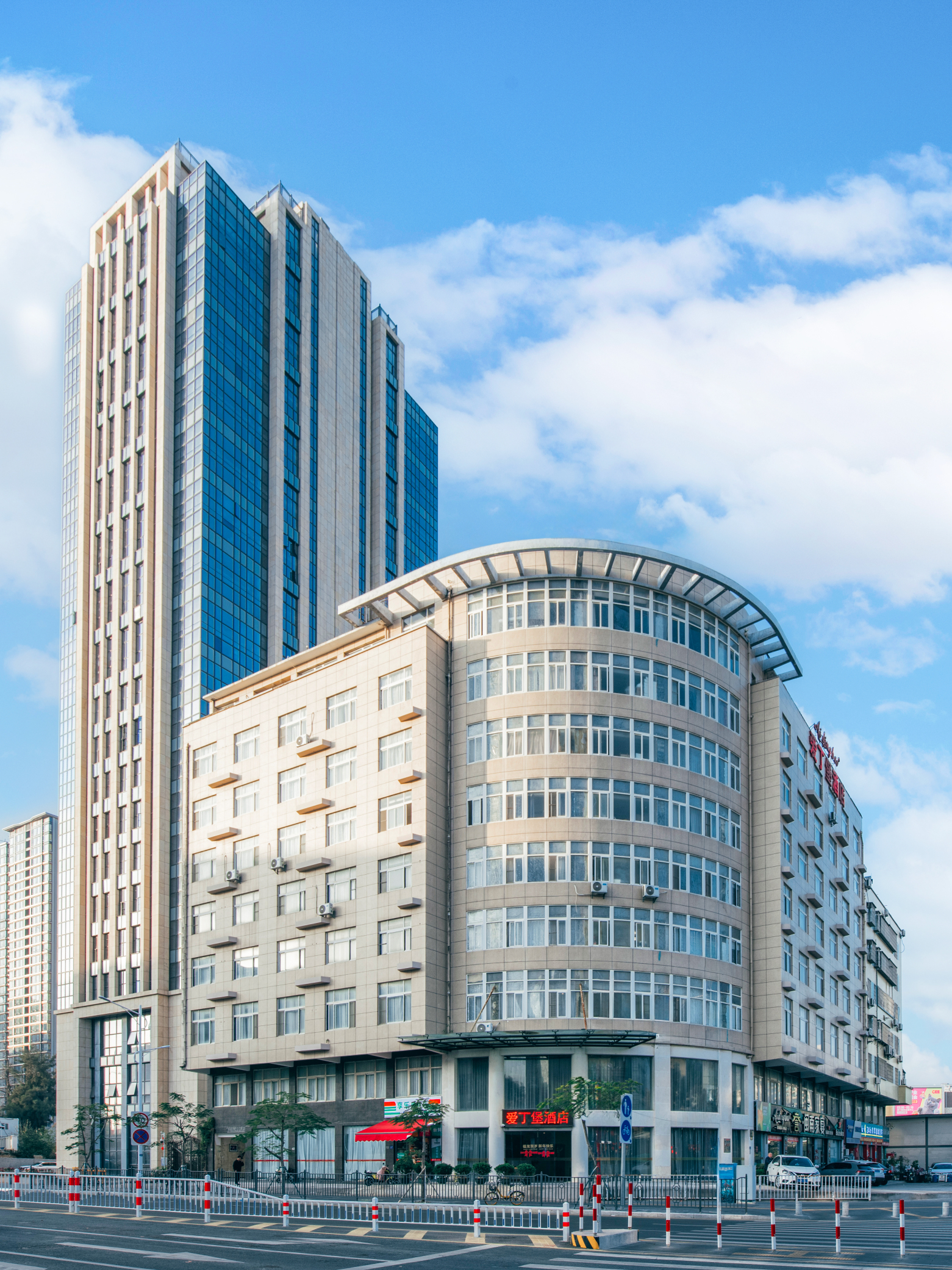 Edinburgh Hotel Chain (Xiamen Convention and Exhibition Center Lingdou Metro Station)Over view