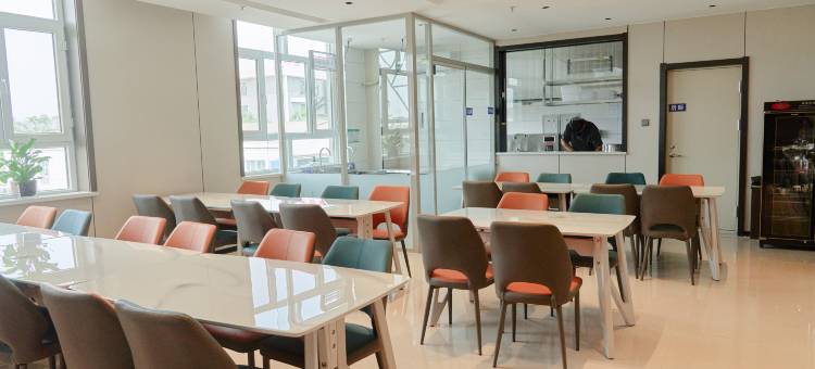 尉犁宏升智慧酒店图片