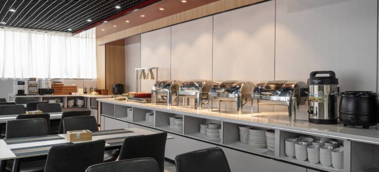 柏曼酒店(佛山陶瓷总部湖涌地铁站店)图片