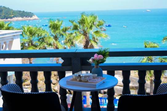 看海听潮·超一线海景·躺赏最美日出现代轻奢民宿(莲池澳沙滩店)图片