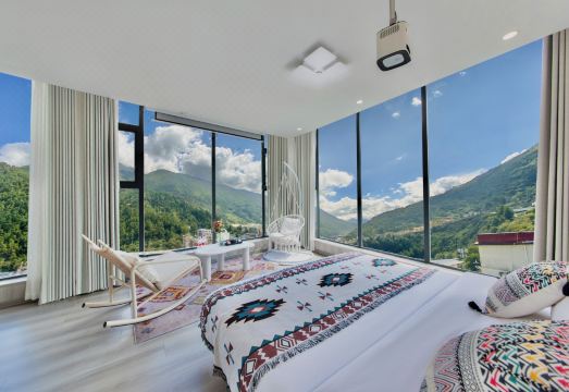 拾壹号.莫奈的花园.度假观景民宿（情歌广场店）外景图