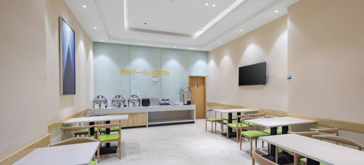 嘉宝美宿·城景星空影音巨幕观影·甄选酒店(南昌火车站东广场店)图片