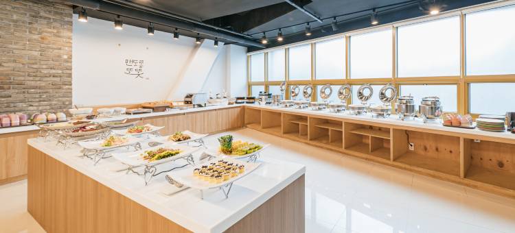 济州西归浦肯尼酒店(Kenny Stay Jeju Seogwipo)图片